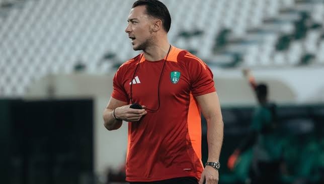 يايسله يحدد موقفه من الرحيل عن الأهلي بعد العروض الأوروبية