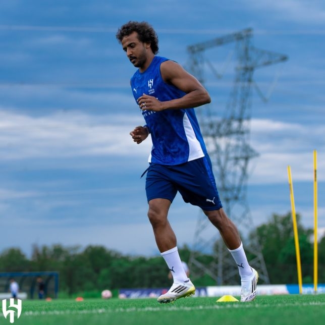 الشهراني والمالكي يقويان تشكيلة الهلال قبل مواجهة سالزبورج