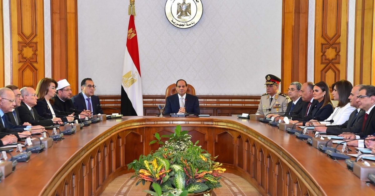 أزمة في الغاز وهروب الاستثمارات وتراجع الجنيه.. أبرز تداعيات الحرب الإسرائيلية الإيرانية على مصر، و'لجنة أزمات' لمواجهتها