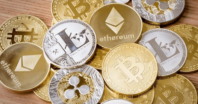 انخفاض البيتكوين 1% لكنها تتداول فوق 103 آلاف دولار
