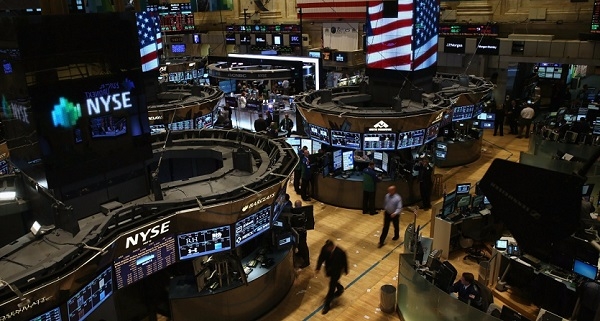 مؤشر الخوف في وول ستريت يقفز 32% .. وينذر بسوق هابطة