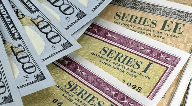 انخفاض حيازة الإمارات من سندات الخزانة الأمريكية إلى 104.4 مليار دولار (-13%) في مارس 2025