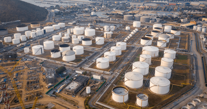 US oil inventories down 370,000 barrels last week: API