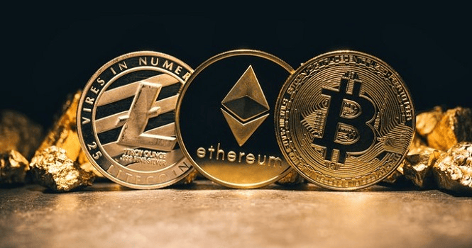 ارتفاع العملات المشفرة مع تراجع الدولار وسط مخاوف بشأن استقلالية الفيدرالي