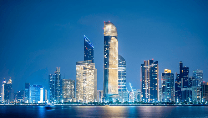 عدد سكان أبوظبي يرتفع إلى 4.14 مليون نسمة (+7.5%) بنهاية 2024
