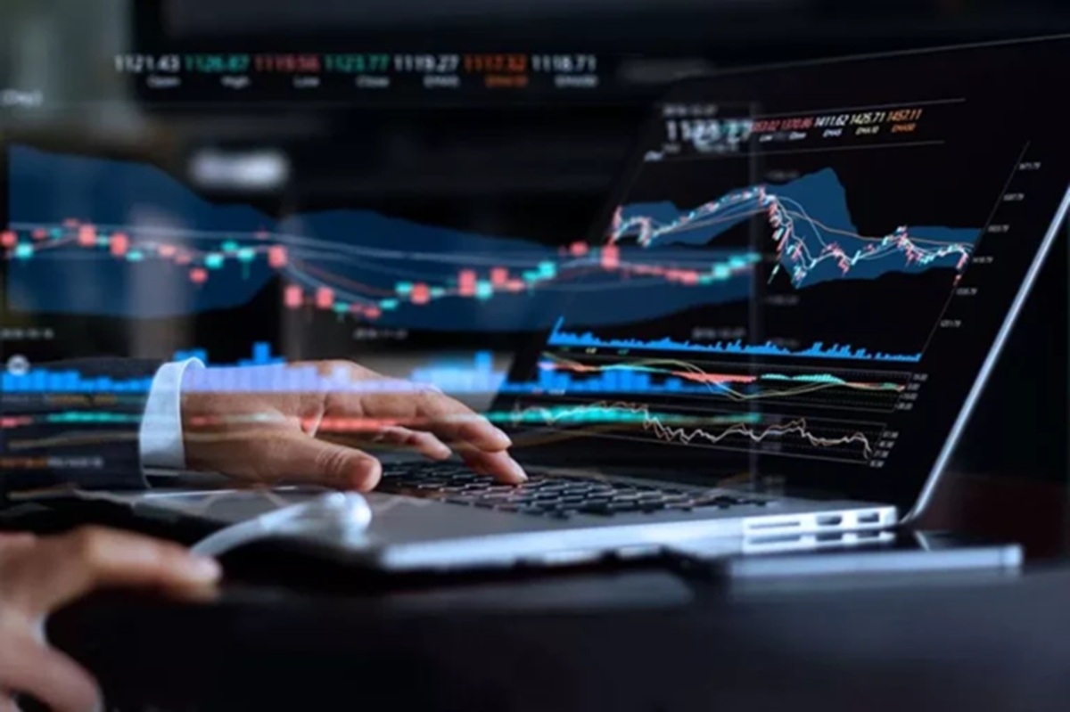عندما تندلع الأزمات العسكرية .. أيهما أفضل لأموالك النقد أم الأصول؟