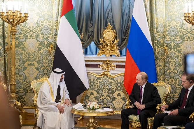 الإمارات وروسيا توقعان اتفاقيتي تعاون في الاستثمار والنقل البري