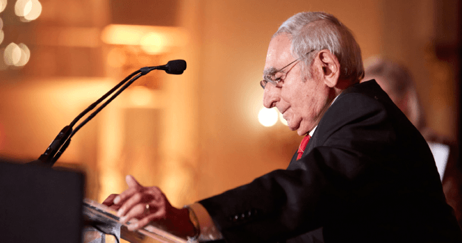 رحلة في فكرةٍ .. روبرت فوجل وإعادة كتابة التاريخ الاقتصادي بلغة الأرقام