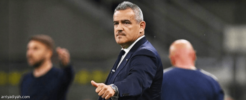 طرد أليجري.. من هو فاريس مساعد إنزاجي في الهلال؟