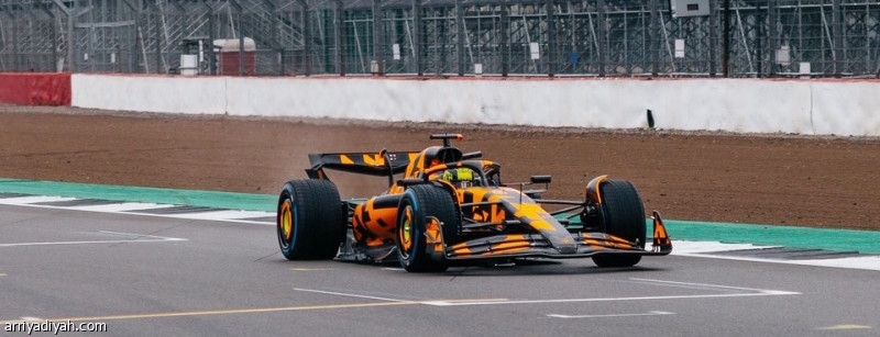 مكلارين يطلق MCL39 على حلبة سيلفرستون