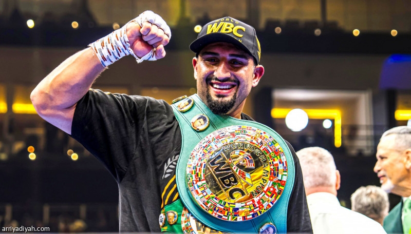 بالقاضية.. كاباييل بطل WBO في الوزن الثقيل