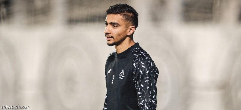 الشويرخ مدافع الشباب: أراقب الرياض.. وعيني على الكأس