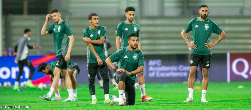 مواجهات الخميس.. الأخضر لا يخسر من البحرين