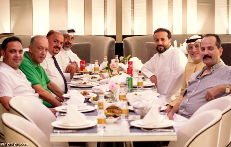 الجعويني يحتفي بضيوف عالمية السنوكر