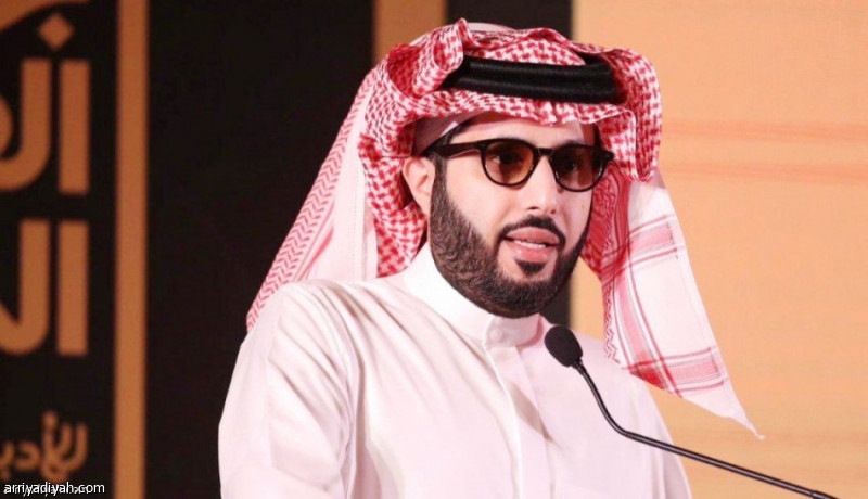آل الشيخ يقود اتحاد الملاكمة إلى 2028