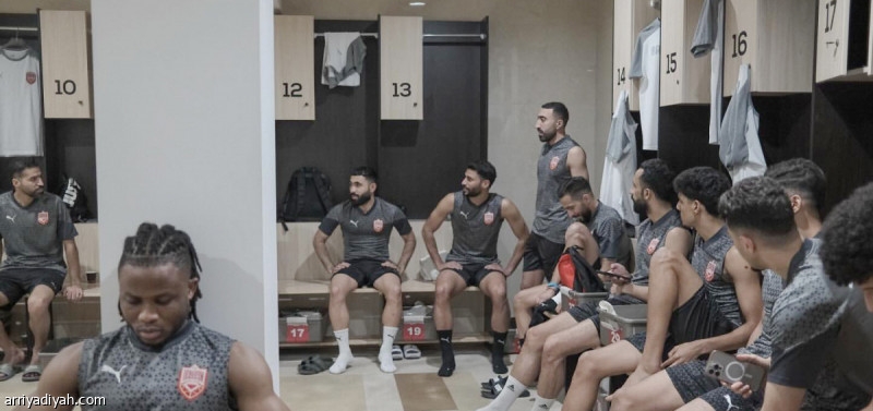 البحريني يواجه الصقور بخيارات «خليجي 26»