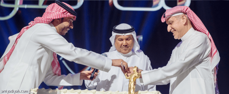 مفاجأة عيد الميلاد تبهج فنان العرب