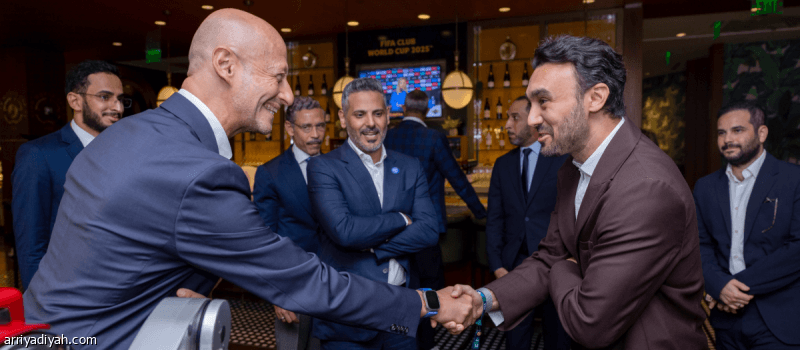 قيادات الهلال تلتقي وزير الرياضة ومسؤول فيفا ورئيس الريال