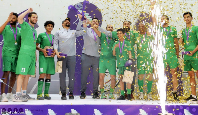 في الهوكي.. صقور نجد يخطف كأس الوسطى