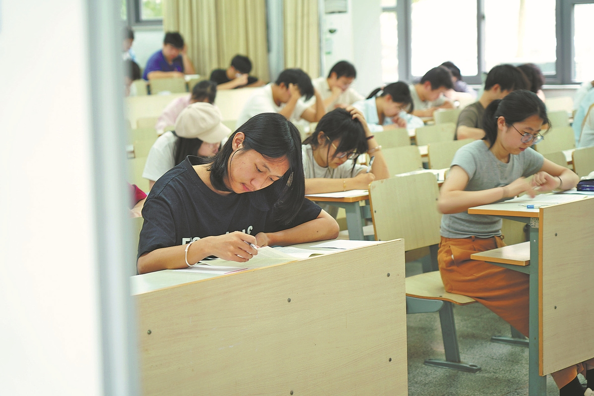 Chinese foreign language majors face uncertain future as AI replaces basic skills