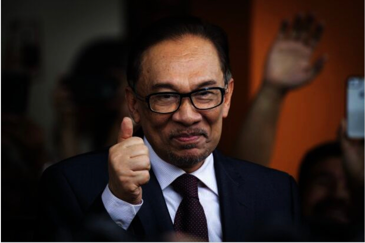 Anwar's bold and conflicted bid for legal immunity