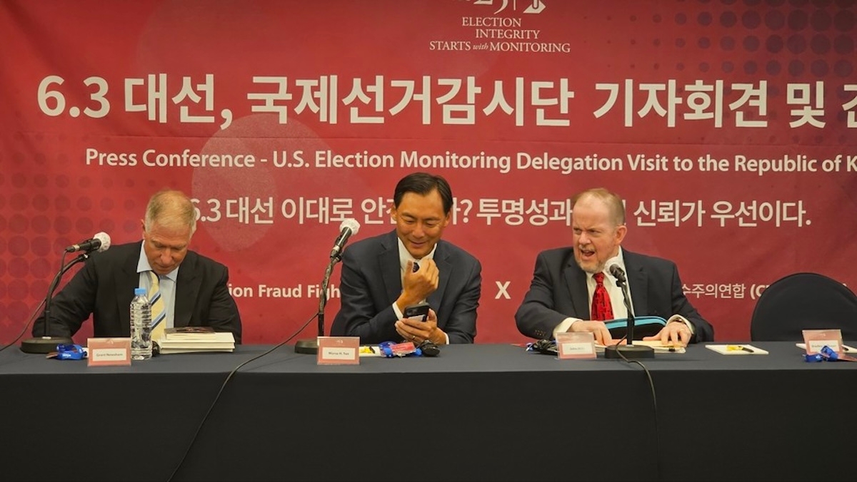 Mismanaged early voting stirs voter distrust in S Korea election