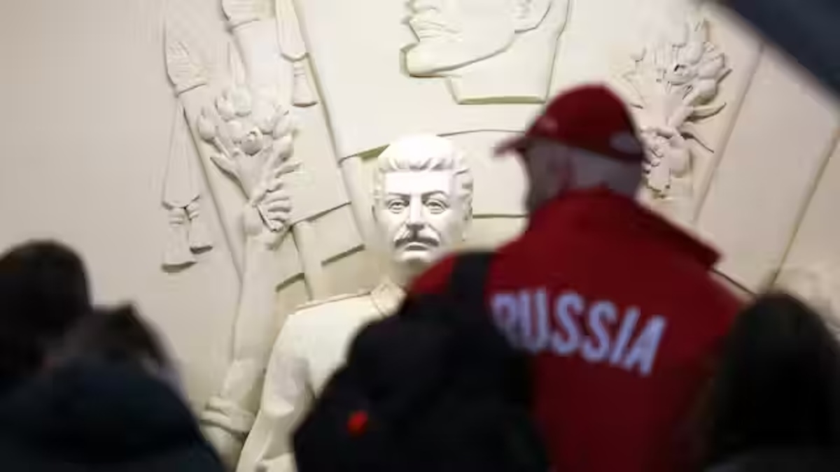 Why is Stalin back in the Moscow metro?