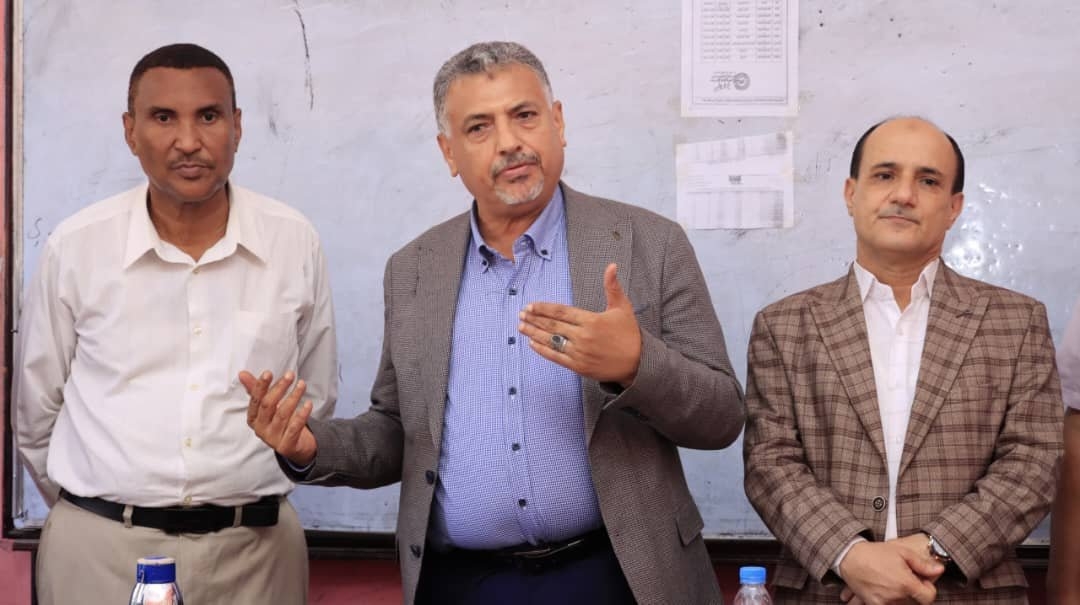 نائب محافظ العاصمة عدن يدشن إمتحانات الثانوية العامة بقسميها العلمي والأدبي