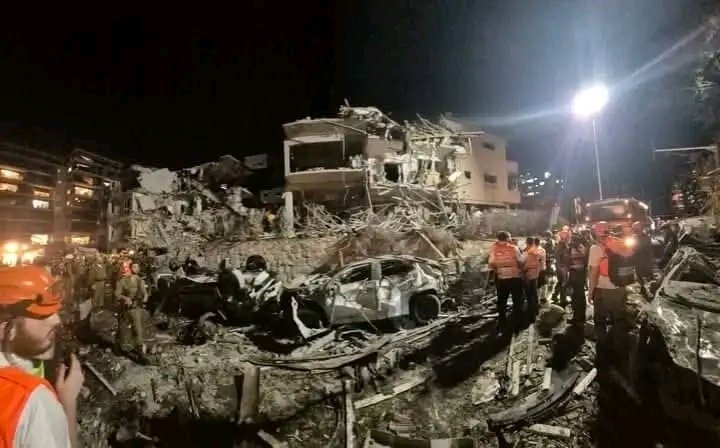عشرات القتلى والجرحى بهجمة صاروخية إيرانية «واسعة» استهدفت تل أبيب وحيفا