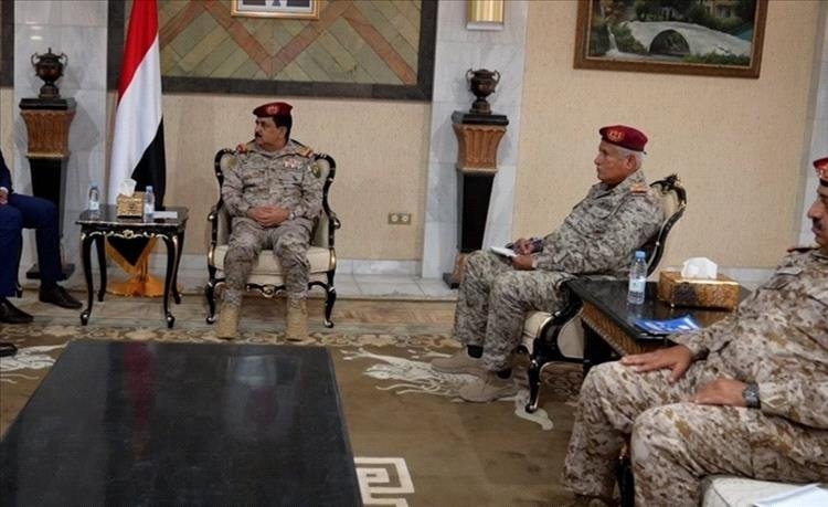 اليمن وأمريكا تبحثان جهود مكافحة تهريب الأسلحة والمخدرات