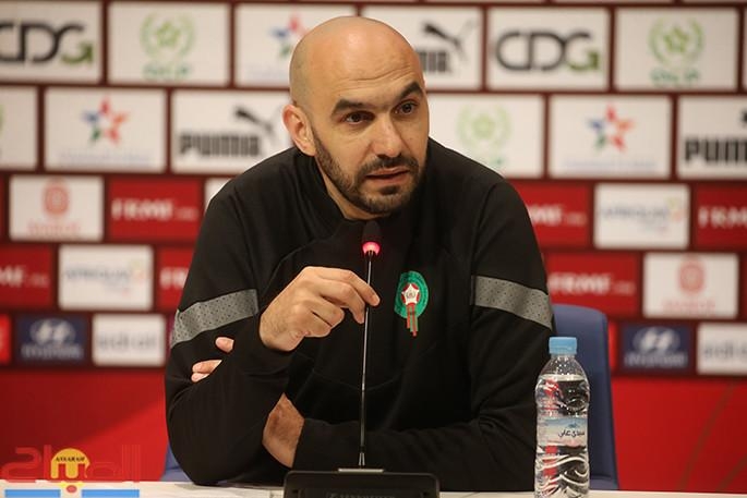الركراكي يبحث عن لاعبين بهولندا