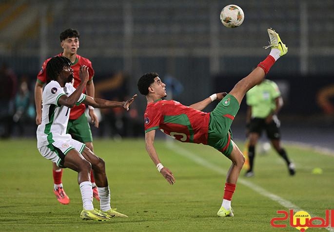 الأشبال يحافظون على الصدارة