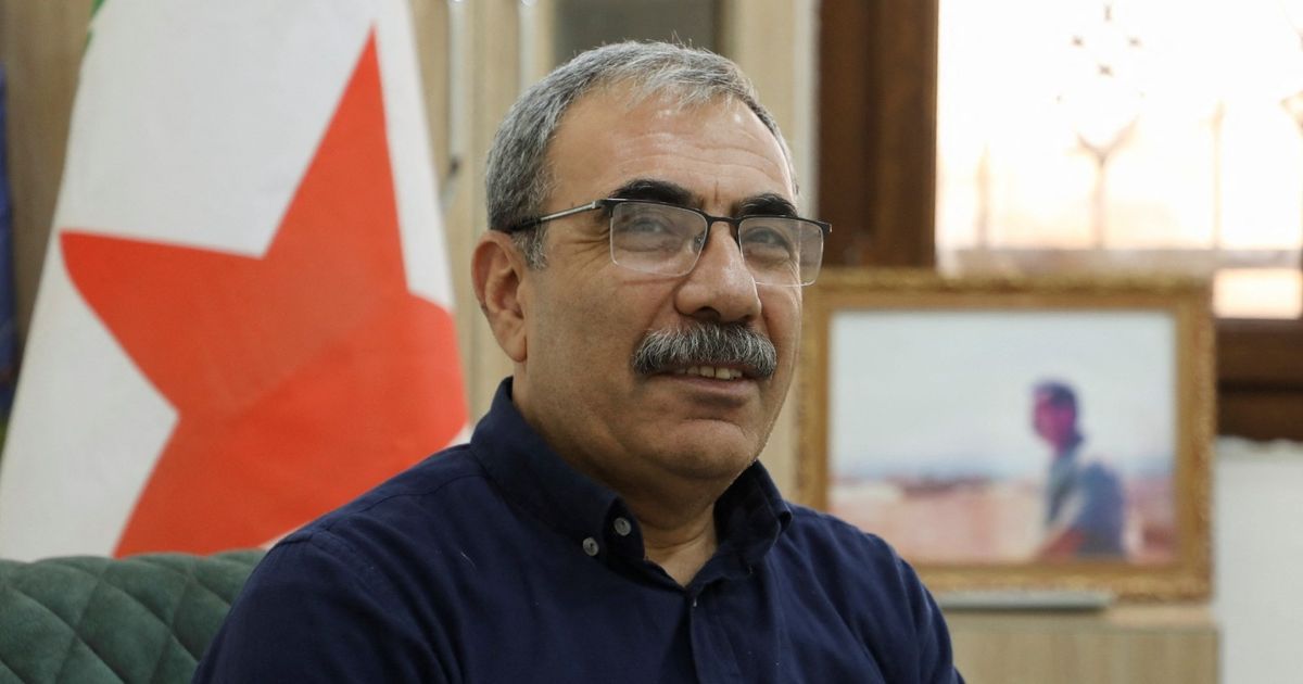 أكراد سوريا يخططون لبحث "الإدارة الذاتية" لمناطقهم مع حكومة دمشق رغم الاعتراضات