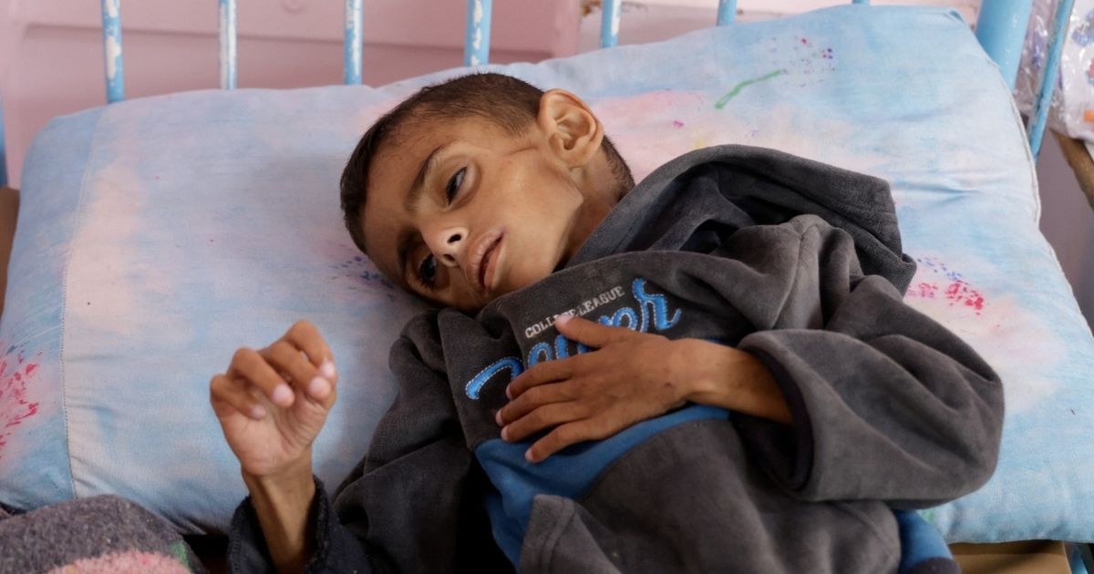 غزة بين القصف والأوبئة.. القطاع الصحي على حافة الانهيار