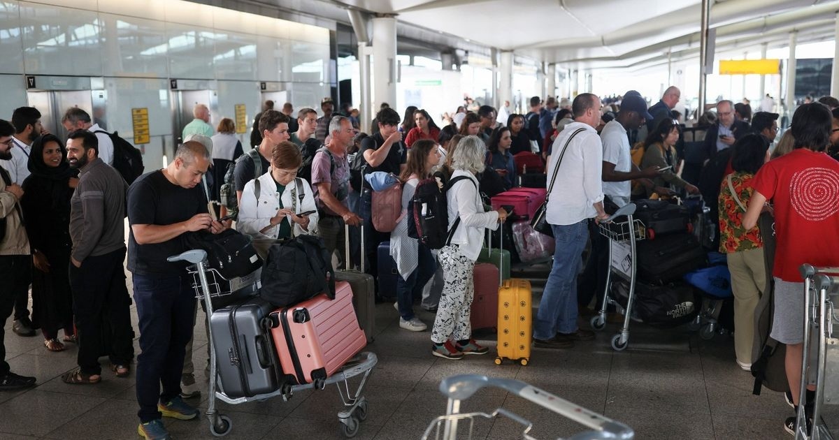 مشكلة تقنية في بريطانيا تربك مطارات أوروبا وتعلق أكثر من 150 رحلة جوية
