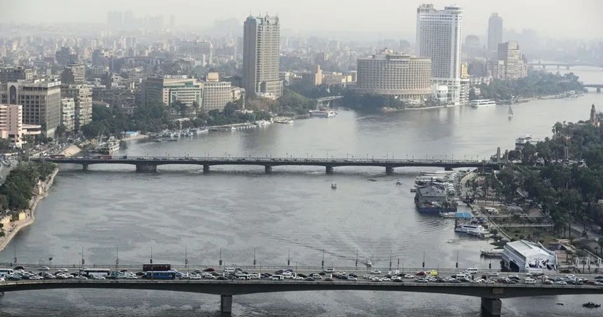 لماذا رفعت مصر أسعار البنزين؟