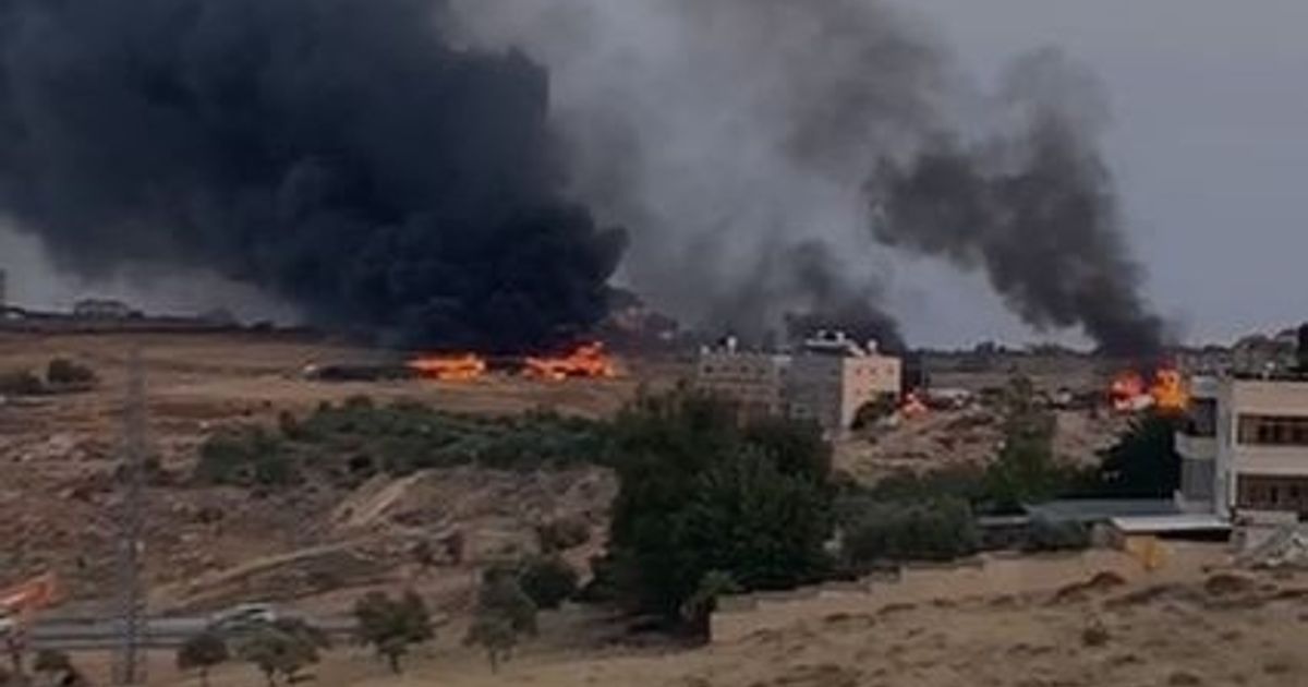 مستوطنون إسرائيليون يحرقون منازل فلسطينيين في الضفة المحتلة