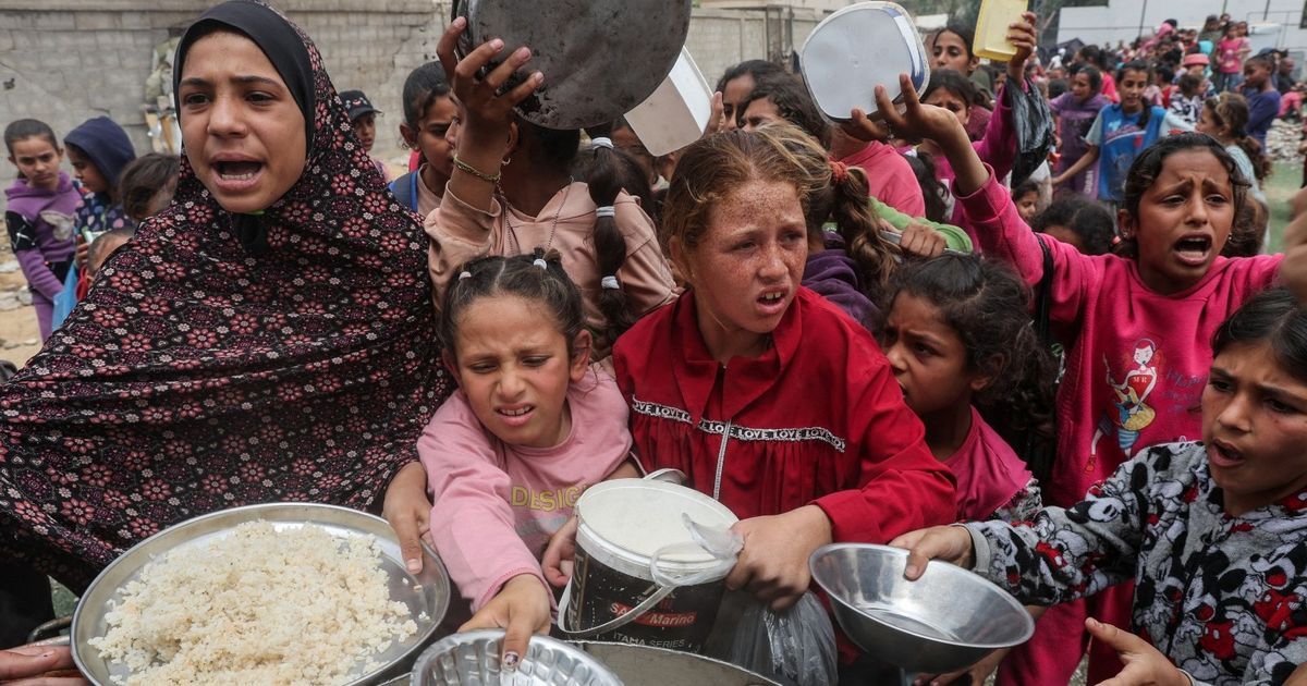 قطاع غزة بعد استئناف الحرب.. قصف وتهجير وأزمة جوع "غير مسبوقة"
