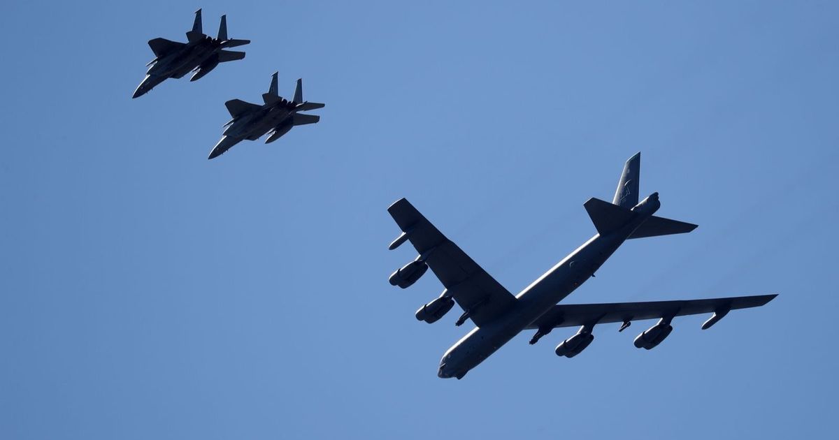 الجيش الأميركي يستبدل قاذفات B-2 بـB-52 في قاعدة بالمحيط الهندي