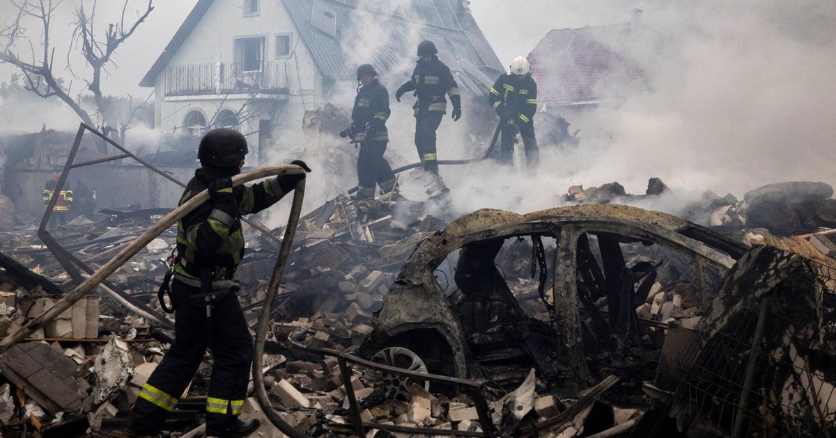 جولة جديدة من تبادل الأسرى.. روسيا تنشئ منطقة عازلة على حدود أوكرانيا