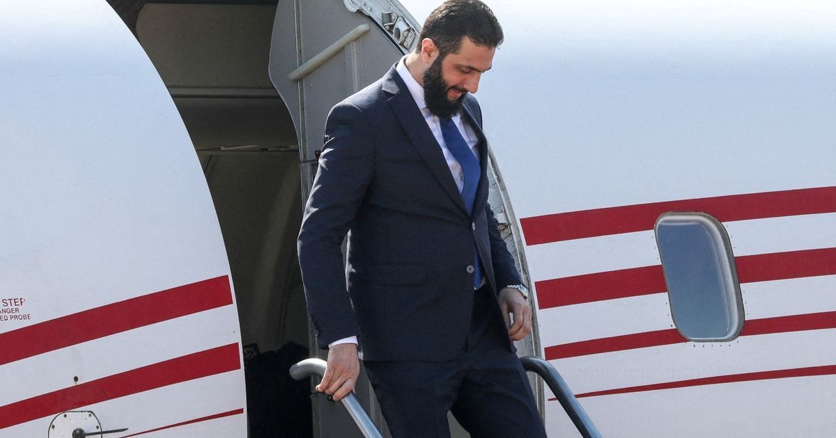 رئيس سوريا إلى أول وجهة أوروبية.. ماكرون يستقبل الشرع في باريس الأربعاء