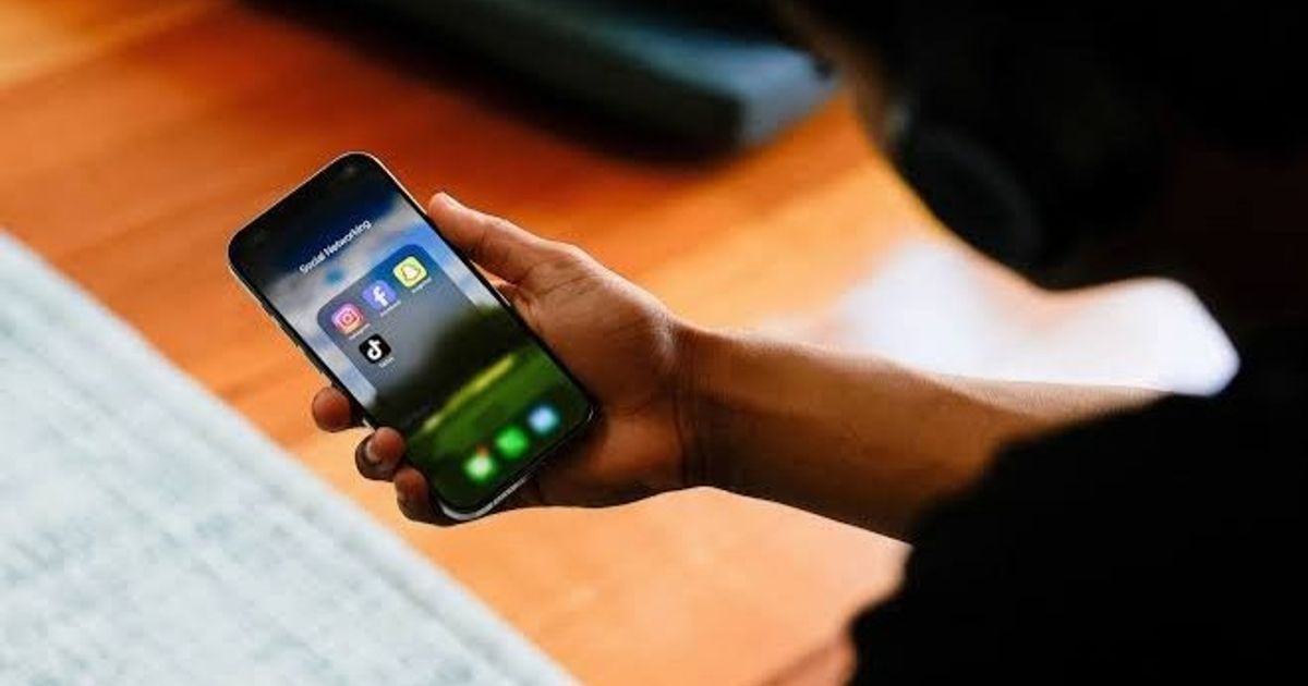 فنلندا.. قانون جديد لتقييد استخدام الطلاب للهواتف في المدارس