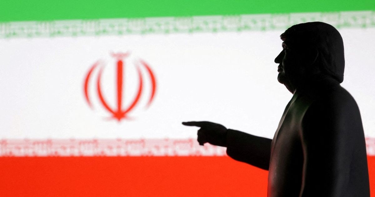 إيران.. ترمب يخوض "المقامرة الأكبر" في رئاسة مليئة بالمجازفات