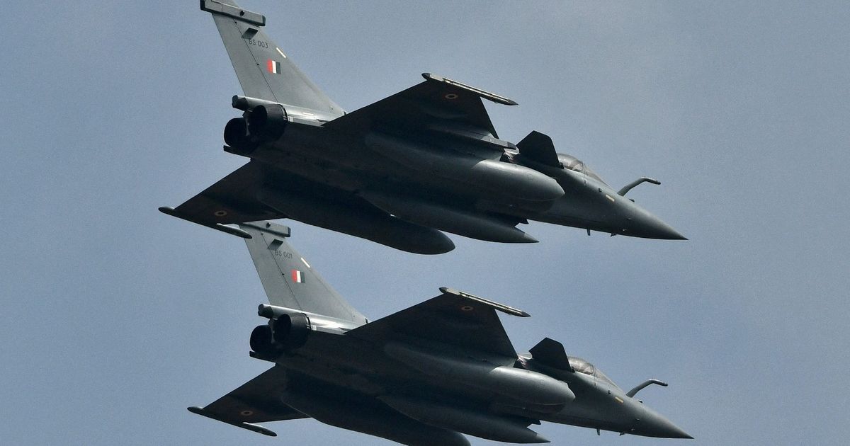 معركة الطائرات المقاتلة بين الهند وباكستان تثير اهتمام جيوش العالم