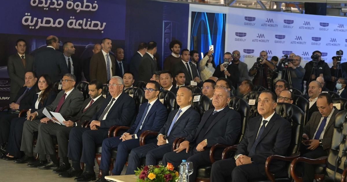 مصر تطمح لمضاعفة إنتاج السيارات محلياً إلى 260 ألف بحلول 2026