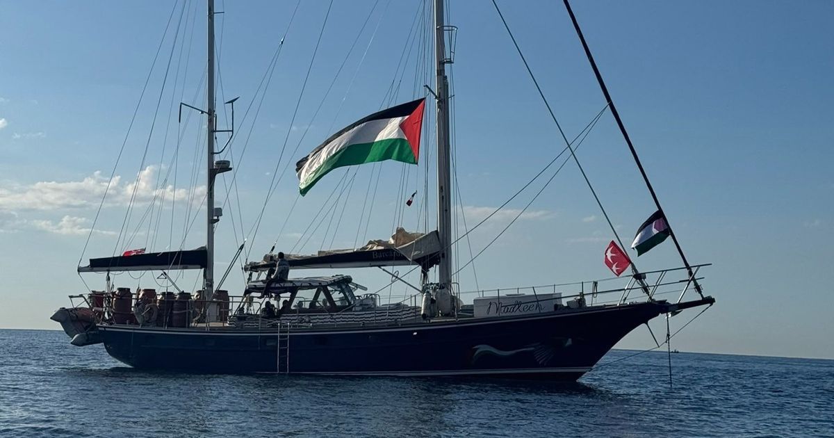 "سفينة الحرية" تطلق نداءات استغاثة: نتعرض لهجوم إسرائيلي