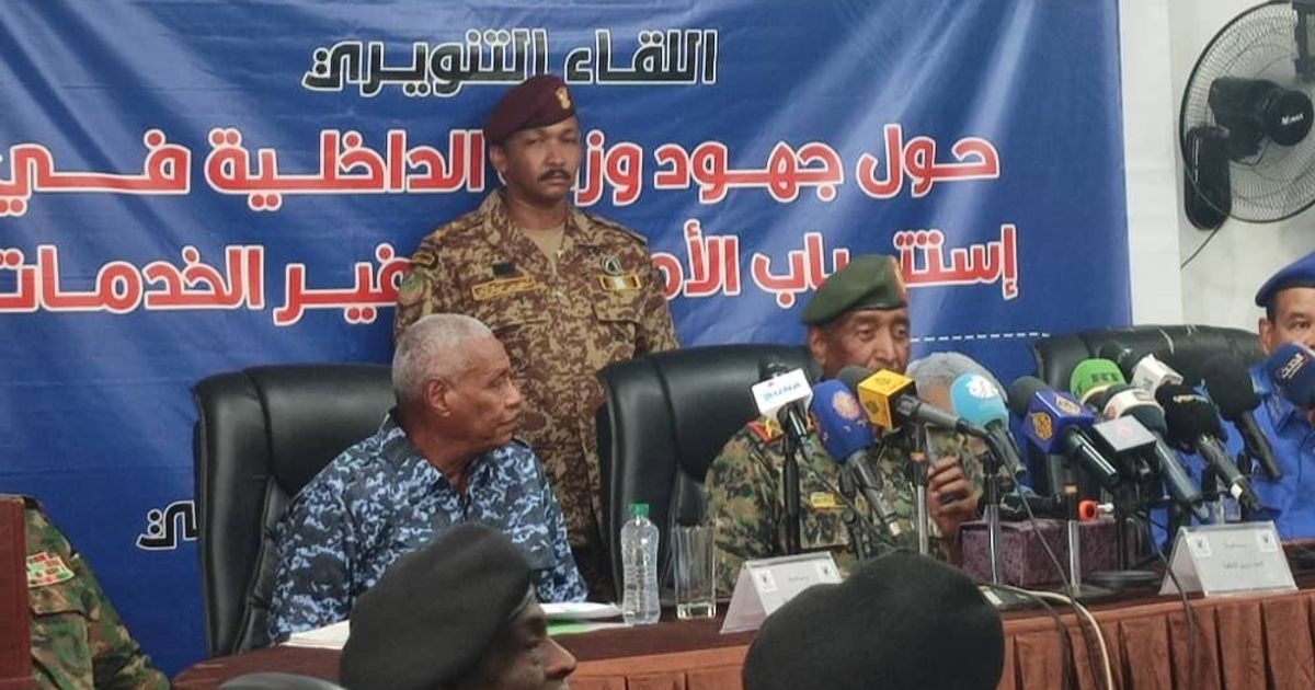 البرهان يتعهد بإرساء الأمن في الخرطوم وإخلاءها من القوات العسكرية