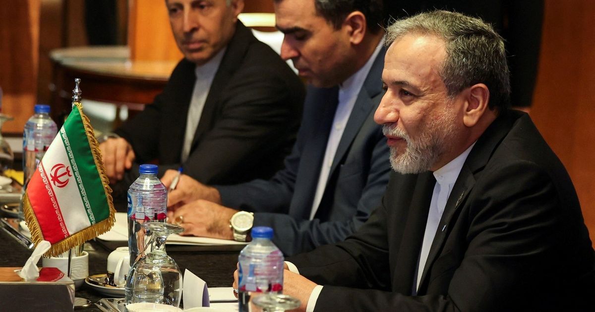 إيران تحذر "الترويكا" قبل اجتماع الطاقة الذرية: سنرد بحزم على أي انتهاك