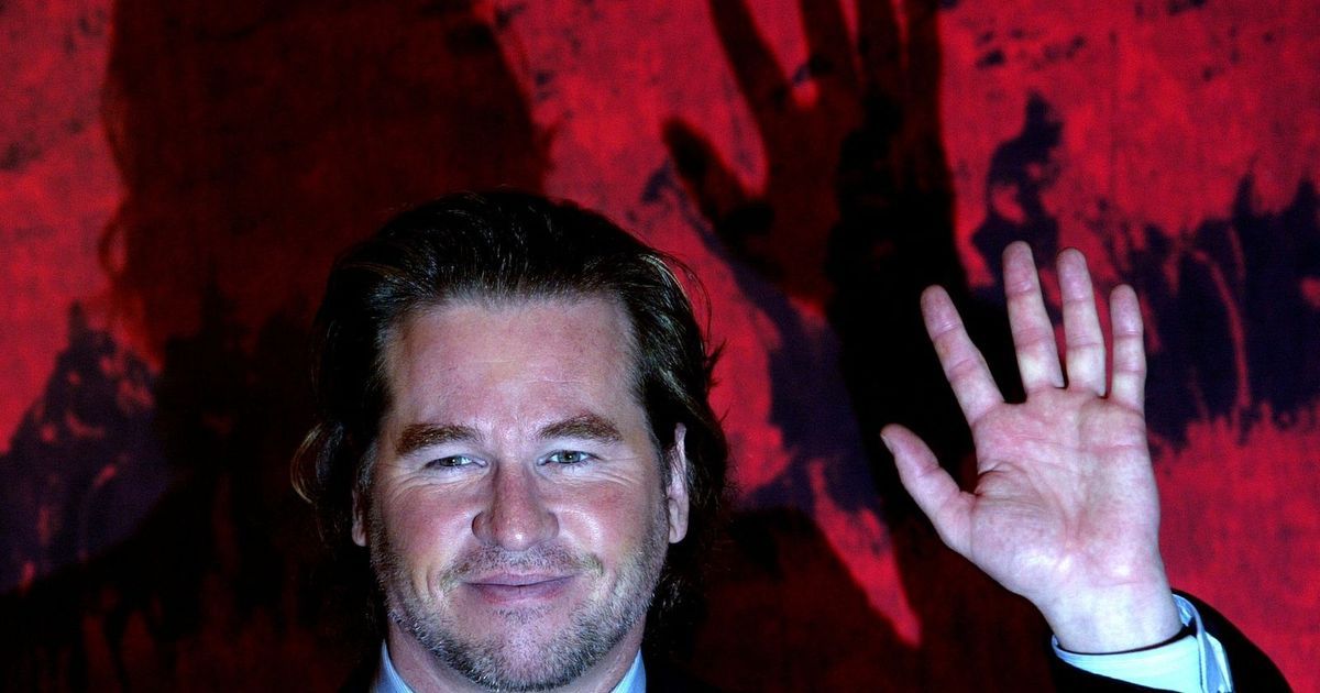 وفاة فال كيلمر نجم Batman Forever عن عمر يناهز 65 عاماً