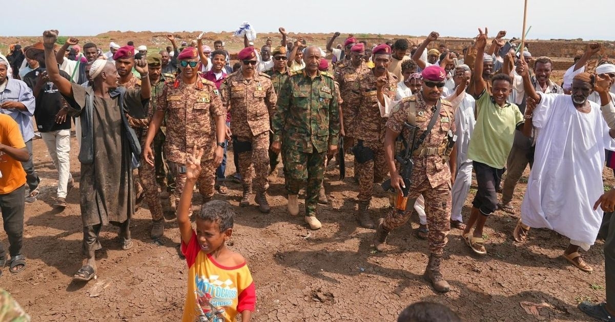 البرهان يتعهد بمواصلة القتال ضد "الدعم السريع" في دارفور